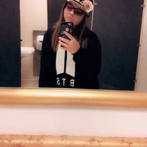 Meet your Posher, Macy